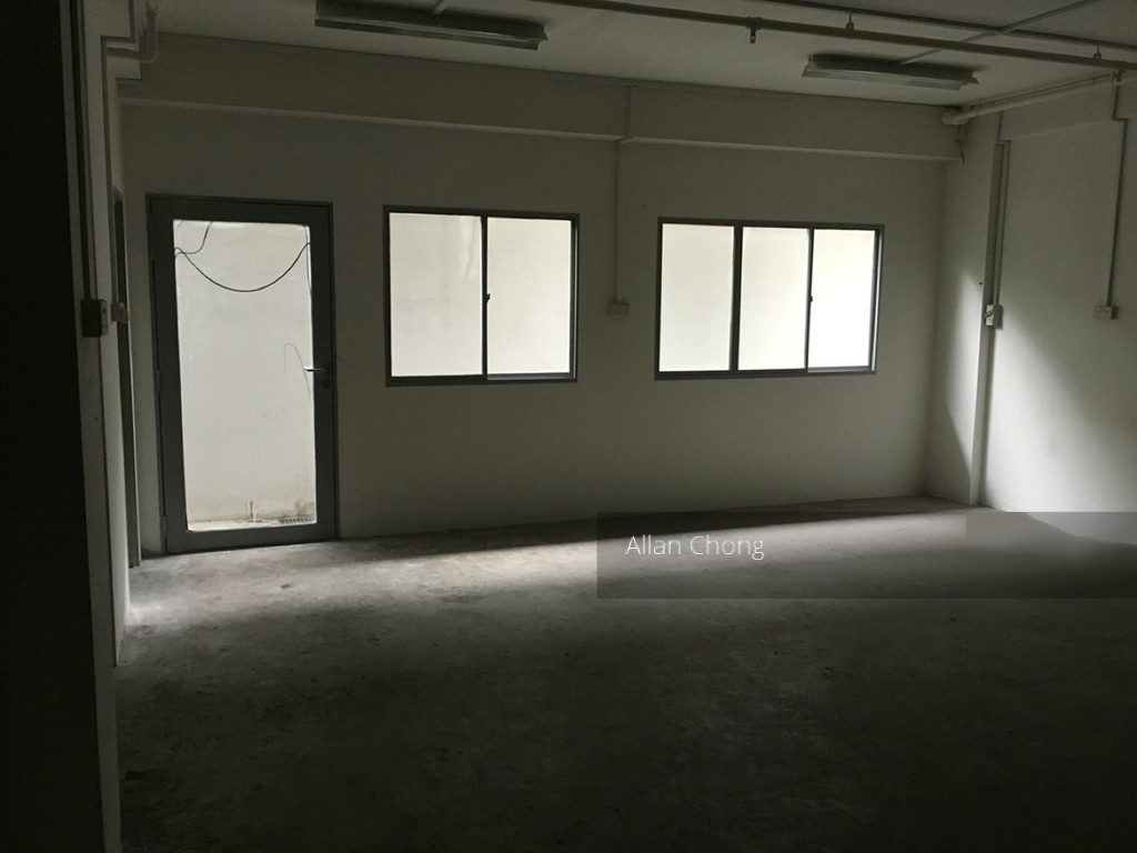 FIRST EAST CENTRE (D14), Factory #128512502